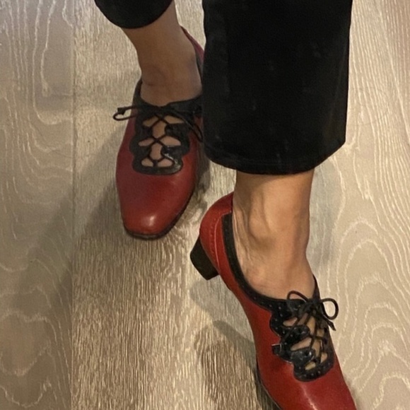 Vintage CORALIE PARIS Lace Up Shoes - Picture 11 of 12